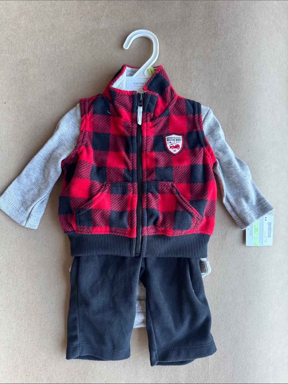 NWT 3pcs Carter’s Baby 3 months outfit Christmas winter vest, bodysuit pants